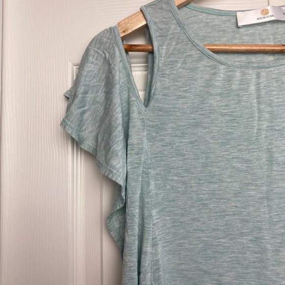 Cold Shoulder Flutter Sleeve Top Size Small - Picture 4 of 6